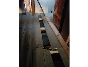 Foukaní izolace do dutiny trámového stropu